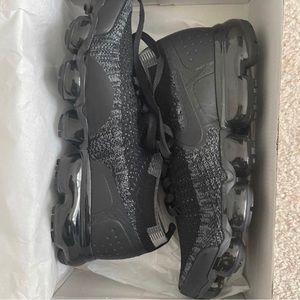 Vapormax size 9 women
